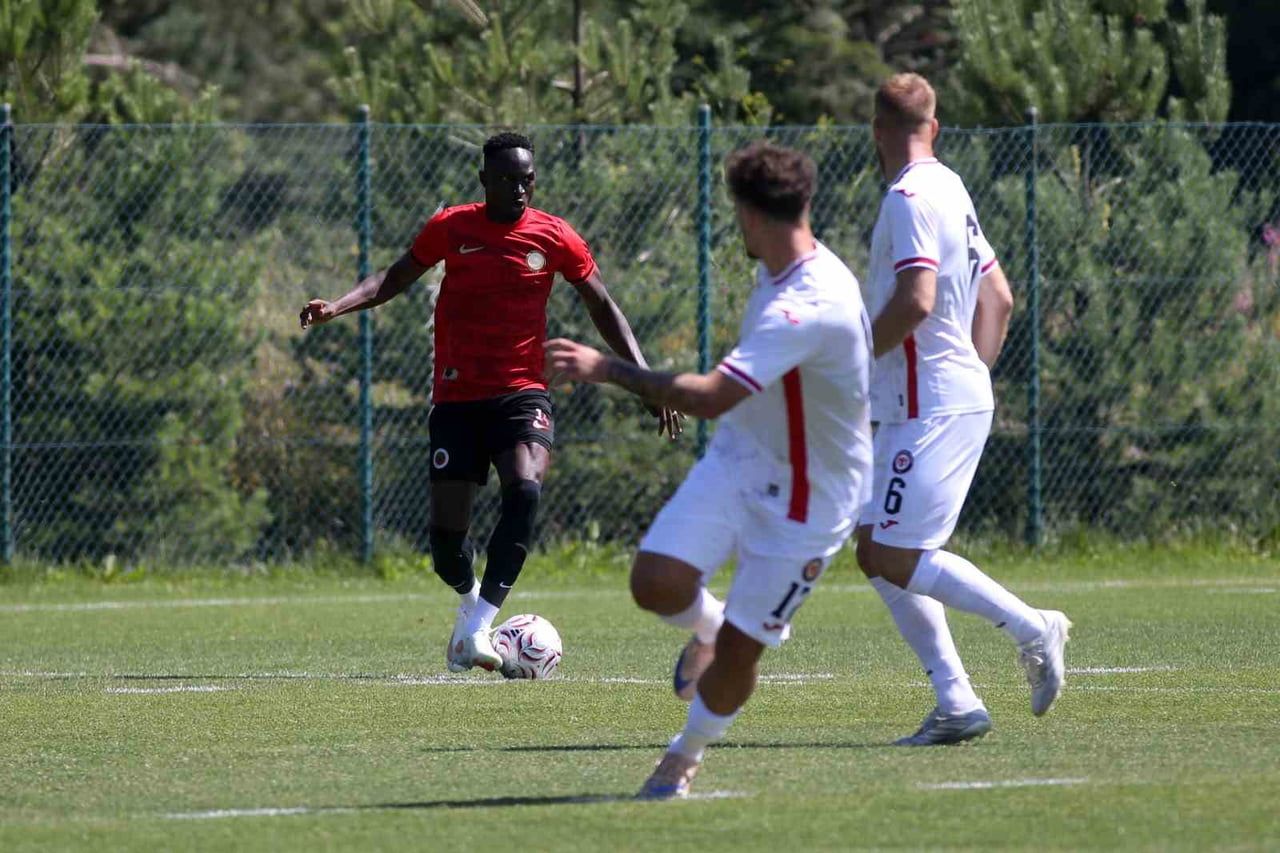 GENÇLERBİRLİĞİ, HAZIRLIK MAÇINDA TRENDYOL SÜPER LİG’İN YENİ EKİPLERİNDEN ÇORUM FK İLE GOLSÜZ...