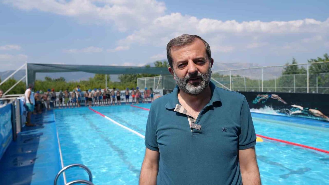 GÜRSU BELEDİYESİ İLÇEDE YÜZME BİLMEYEN ÇOCUK KALMAMASI AMACIYLA GENÇLİK VE SPOR BAKANLIĞI...