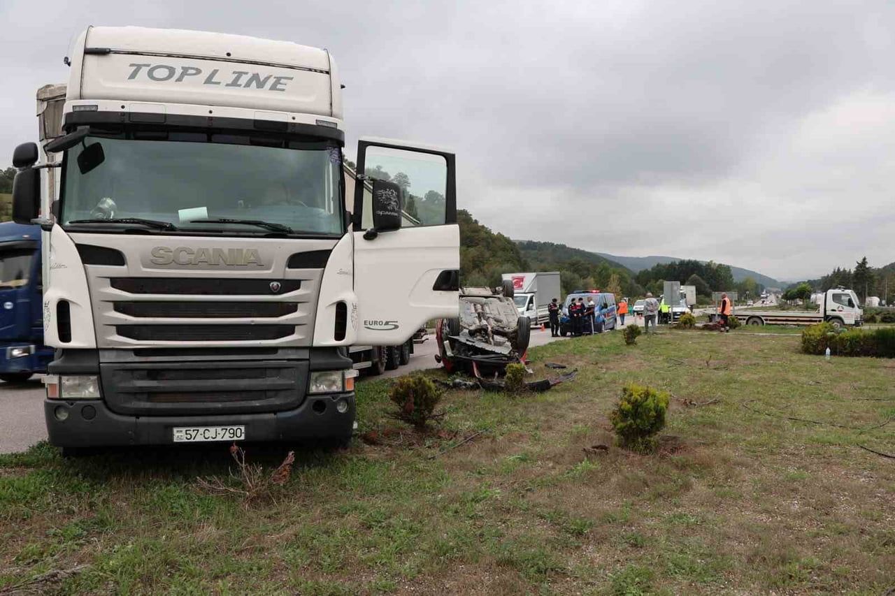 SAMSUN’UN KAVAK İLÇESİNDE TIR İLE OTOMOBİLİN ÇARPIŞTIĞI KAZADA 1 KİŞİ YARALANDI.