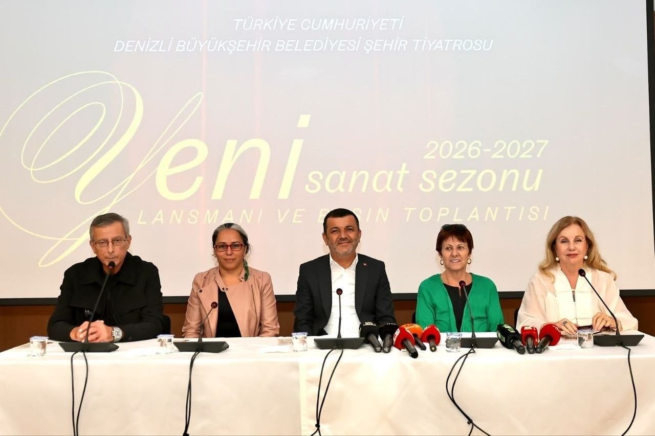DENİZLİ BÜYÜKŞEHİR BELEDİYESİ ŞEHİR TİYATROSU, 2026-2027 YENİ SANAT SEZONUNA "GEÇ KALANLAR"...