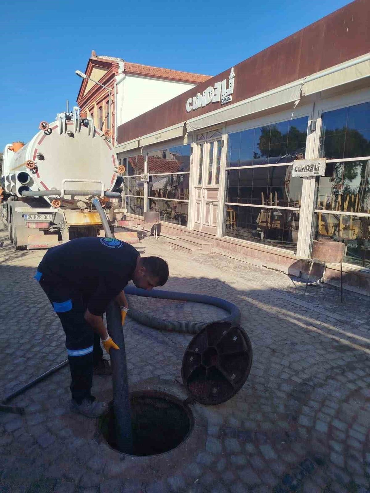 AYVALIK’TA BASKİ’’DEN YENİMAHALLE VE CUNDA ADASI’NDA KAPSAMLI KANALİZASYON TEMİZLİĞİ