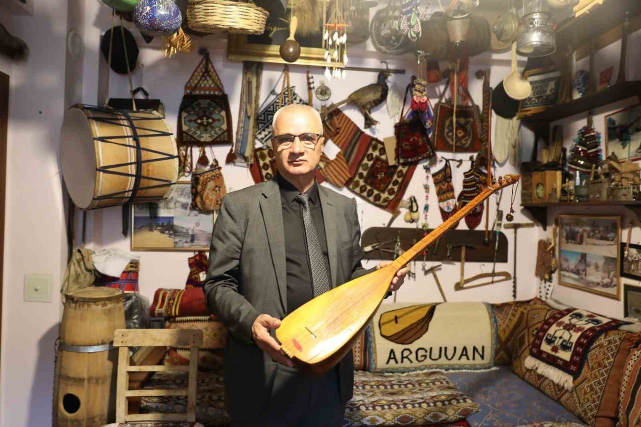 ARGUVAN BELEDİYE BAŞKANI ERSOY EREN, İLÇEDEKİ EVİNİN BİR ODASINI ‘KÖY MÜZESİ'NE DÖNÜŞTÜRDÜ....