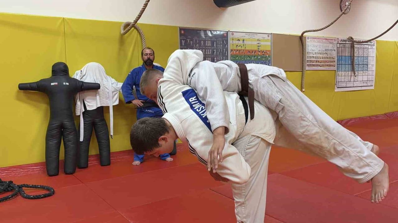 KIRKLARELİ’NDE 6 YAŞINDA BAŞLADIĞI JUDODA TÜRKİYE ŞAMPİYONLUĞU VE BALKAN ÜÇÜNCÜLÜĞÜ ELDE EDEN 16...