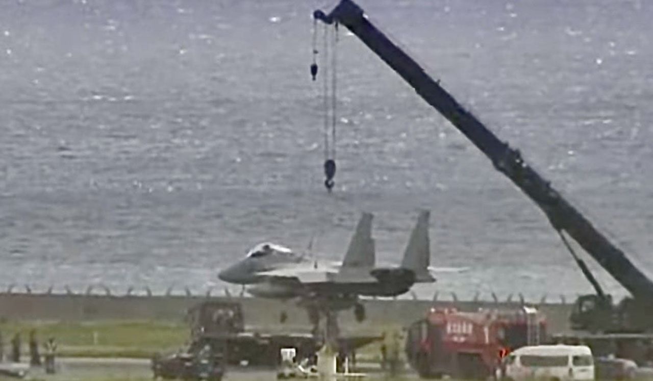 JAPONYA ÖZ SAVUNMA KUVVETLERİ’NE (SDF) AİT BİR F-15 SAVAŞ UÇAĞI, OKİNAWA EYALETİNDEKİ NAHA...