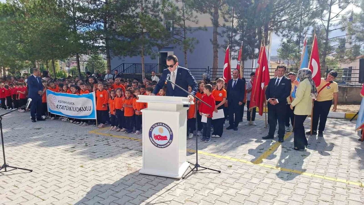 HİSARCIK’TA İLKÖĞRETİM HAFTASI COŞKUYLA KUTLANDI