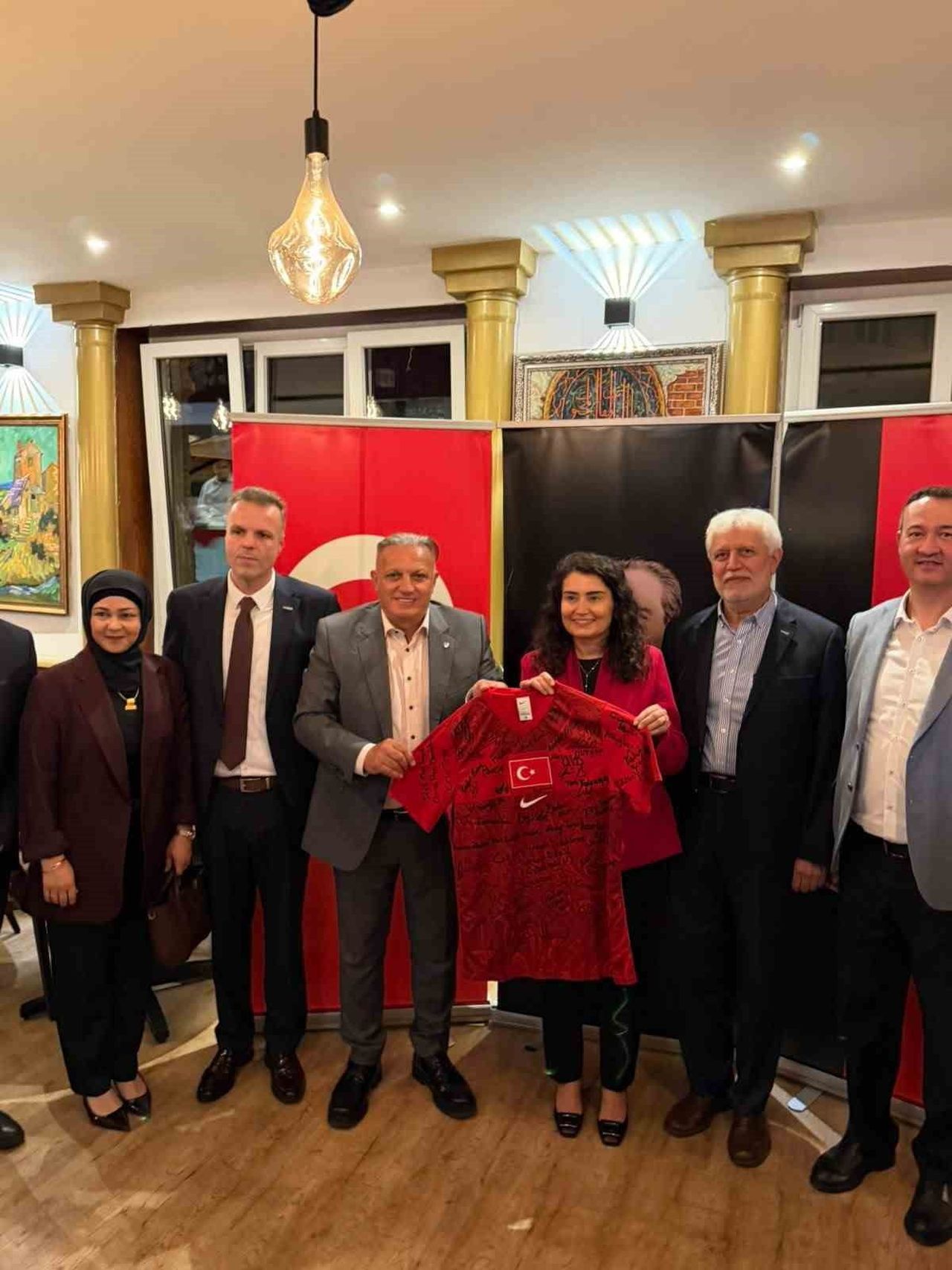 GÖREV SÜRESİ SONA EREN STUTTGART BAŞKONSOLOSU MAKBULE KOÇAK KAÇAR İÇİN TÜRK SİVİL TOPLUM...