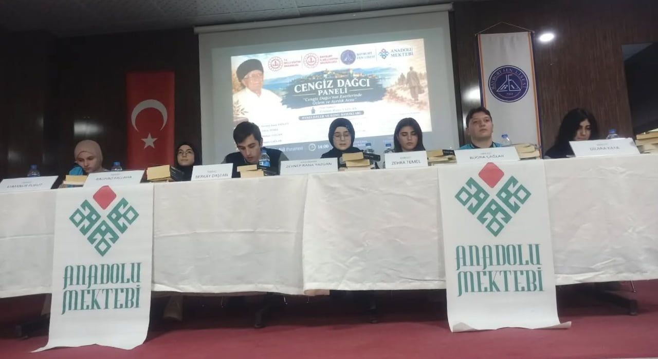 BAYBURT FEN LİSESİNDE CENGİZ DAĞCI PANELİ DÜZENLENDİ