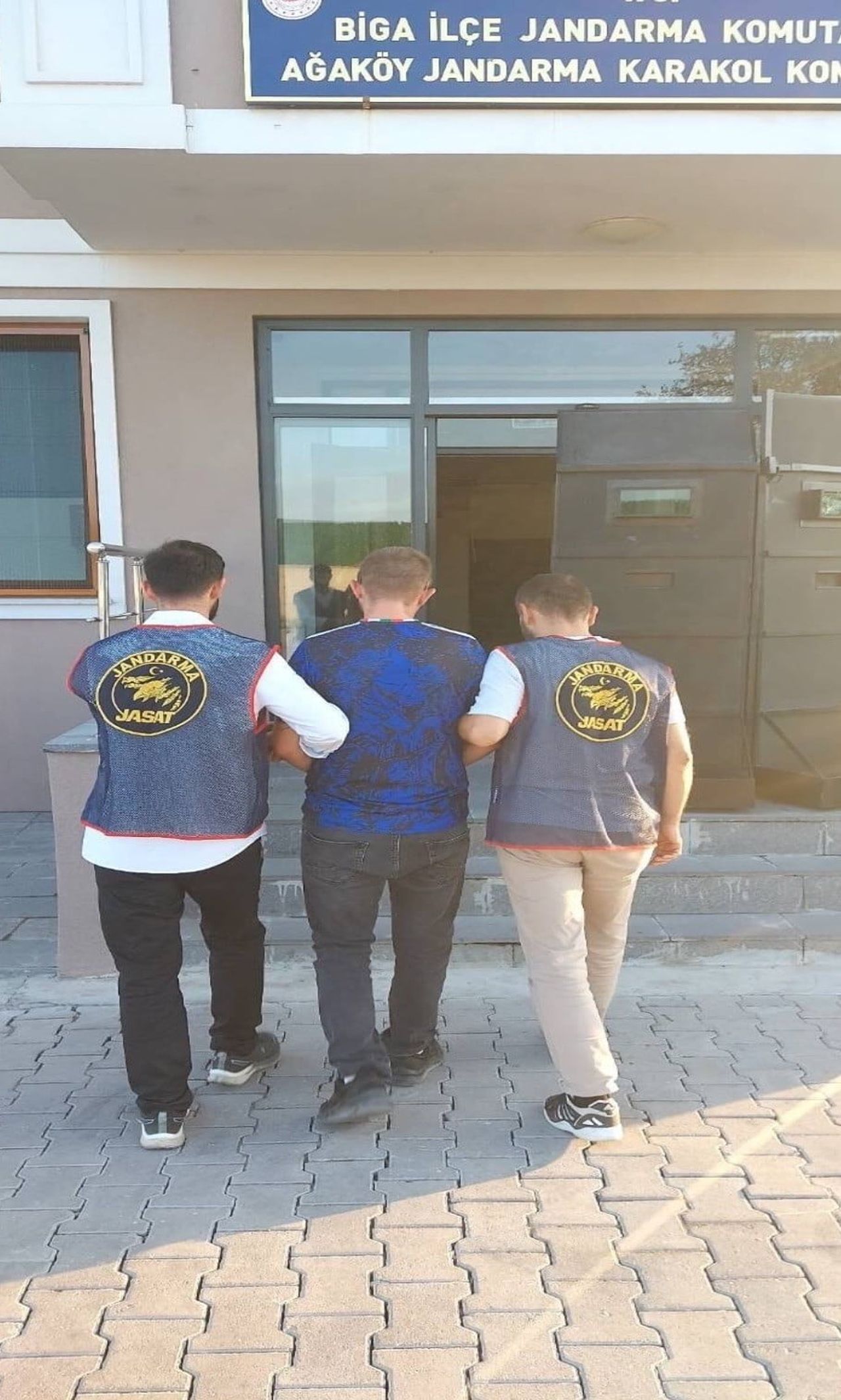 ÇANAKKALE’DE JANDARMA EKİPLERİNCE GERÇEKLEŞTİRİLEN OPERASYONLARDA ÇEŞİTLİ SUÇLARDAN ARANAN 7...