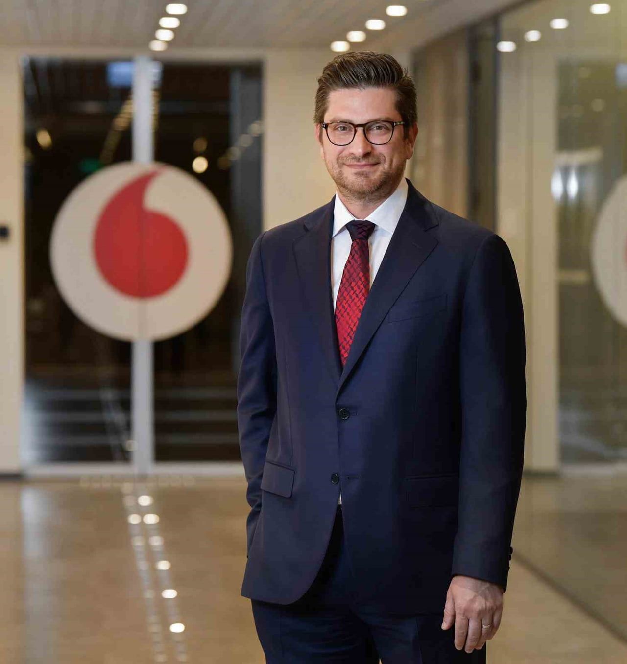 ERHAN ERAYDIN, VODAFONE TÜRKİYE ŞEBEKE ALTYAPISINDAN SORUMLU İCRA KURULU BAŞKAN YARDIMCISI OLARAK...