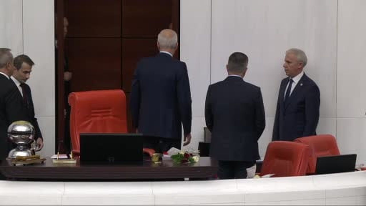 Cumhurbaşkanı Erdoğan: "Bu Meclis, milletimizin ayağına pranga, boynuna urgan geçirmeye kalkan...
