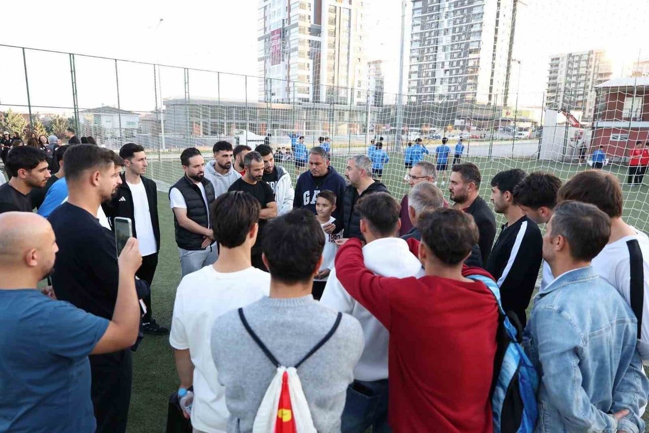 YENİ SEZONA İDDİALI BİR BAŞLANGIÇ YAPAN PURSAKLAR BELEDİYESİ SPOR KULÜBÜ, İLÇE PROTOKOLÜ VE...