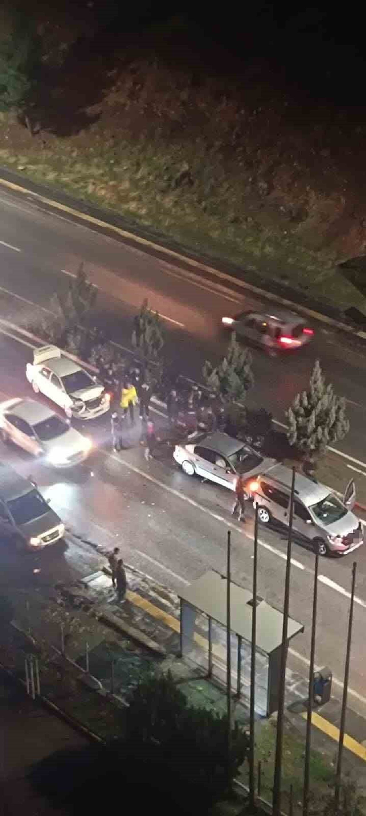 SİİRT-KURTALAN KARAYOLUNDA ZİNCİRLEME TRAFİK KAZASI: 2 YARALI