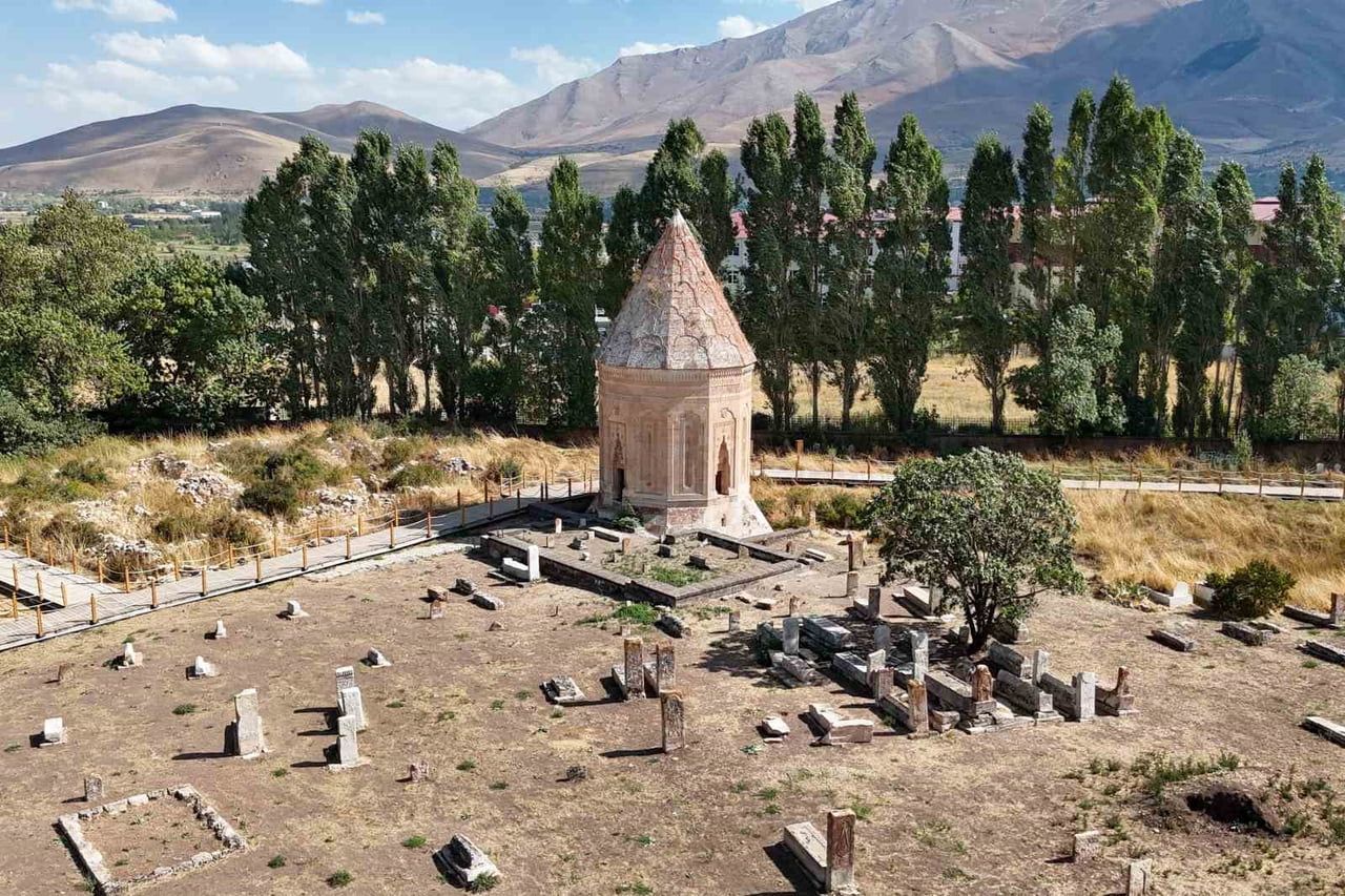 KÜLTÜR VE TURİZM BAKANLIĞI TARAFINDAN YÜRÜTÜLEN “GELECEĞE MİRAS PROJESİ” KAPSAMINDA VAN’IN GEVAŞ...
