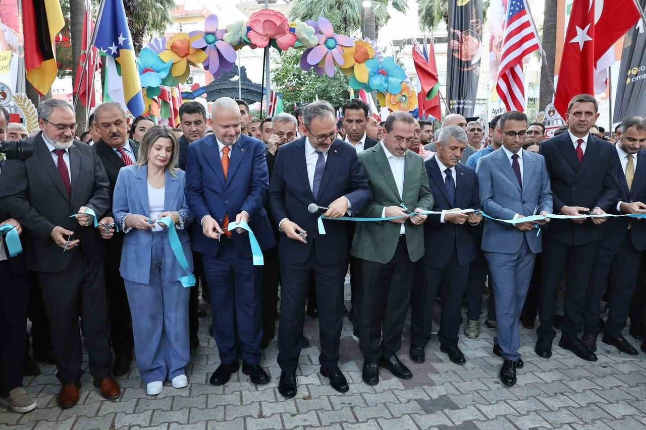 MENEMEN BELEDİYESİ TARAFINDAN 5’İNCİ KEZ DÜZENLENEN ULUSLARARASI MENEMEN ÇÖMLEK FESTİVALİ...