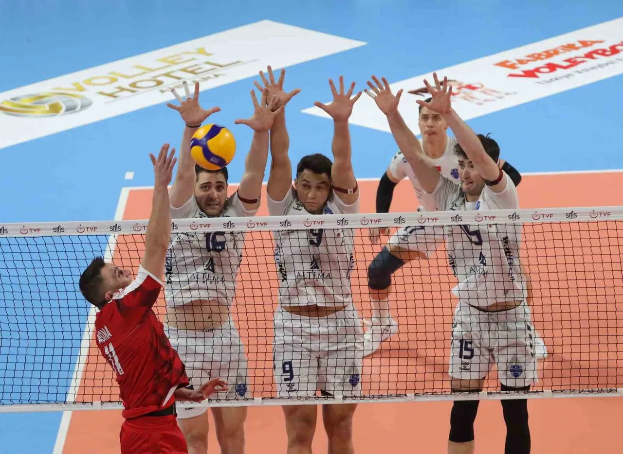 EFELER LİGİ'NİN İLK HAFTASINDA ALTEKMA SAHASINDA SPOR TOTO'YU 3-2 MAĞLUP ETTİ.
