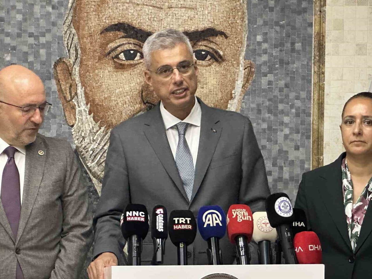 BAKAN MEMİŞOĞLU