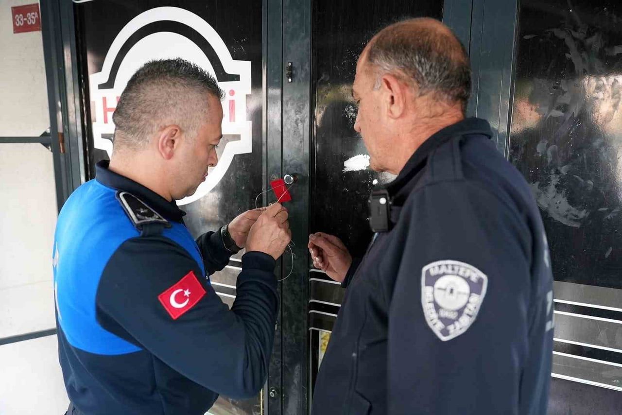 CEVİZLİ MAHALLESİ'NDE GERÇEKLEŞTİRİLEN BASKINDA, İNSAN SAĞLIĞINI HİÇE SAYAN RUHSATSIZ VE HİJYEN...