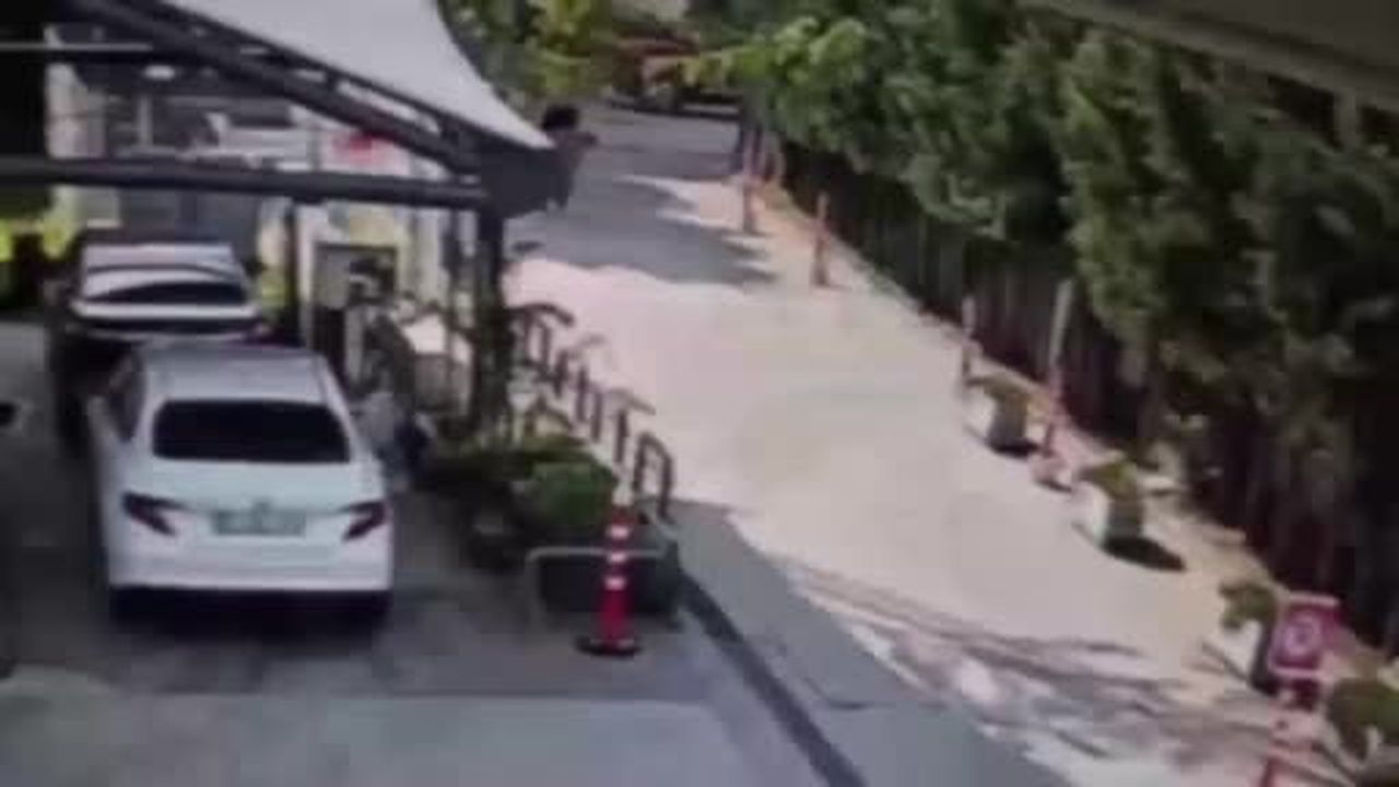 Bayrampaşa’da bir kişi boşanma aşamasındaki eşine tavuk satan kasabı öldürdü