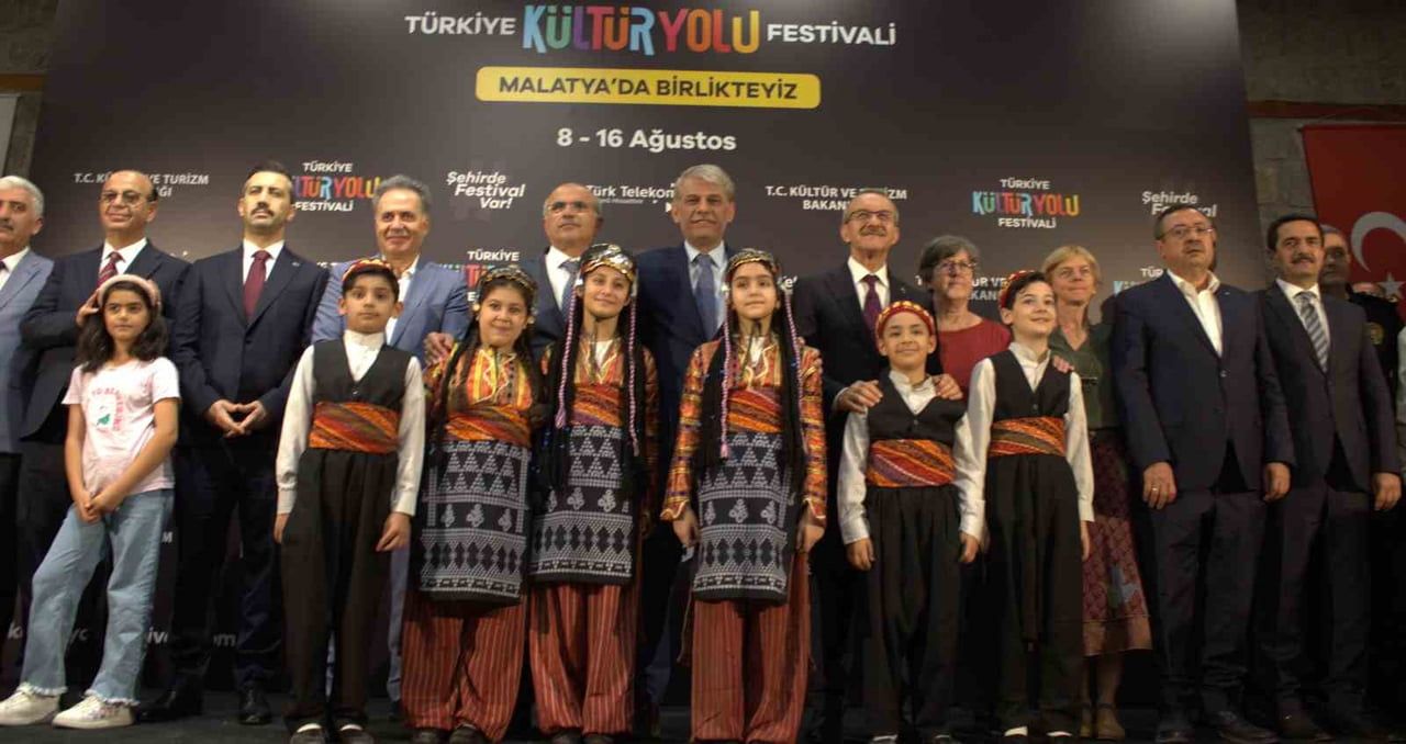 MALATYA KÜLTÜR YOLU FESTİVALİİ ARSLANTEPE KARŞILAMA MERKEZİ'NDEKİ PROGRAMLA BAŞLADI.