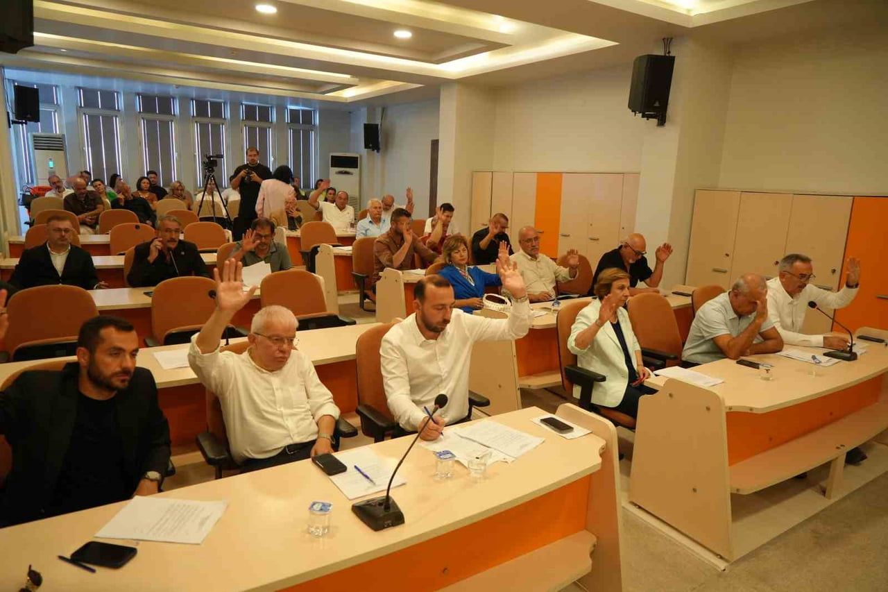 SAMSUN’UN ATAKUM BELEDİYE MECLİSİ EYLÜL AYI İLK OTURUMUNDA 4,5 AYDIR MAAŞ ALAMAYAN PERSONELİN...