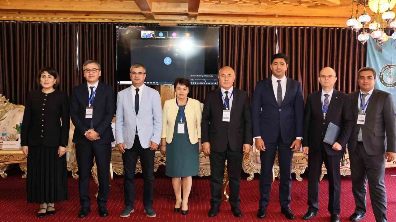 BAÜN REKTÖRÜ OĞURLU’DAN ULUSLARARASI SEMPOZYUMDA "TÜRK DÜNYASINDA İŞ BİRLİĞİ" VURGUSU