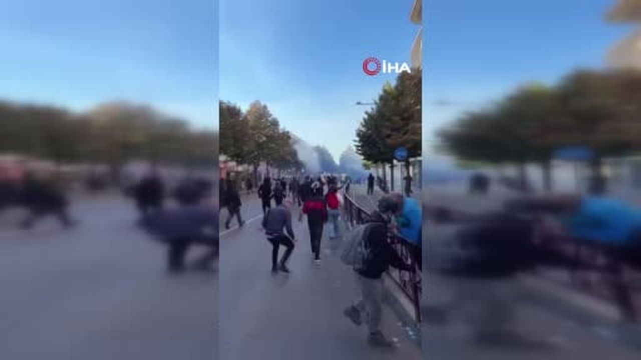 Arnavutluk’ta öğrenciler, başkent Tiran’daki Eğitim Bakanlığı önünde protesto düzenledi. Protesto...