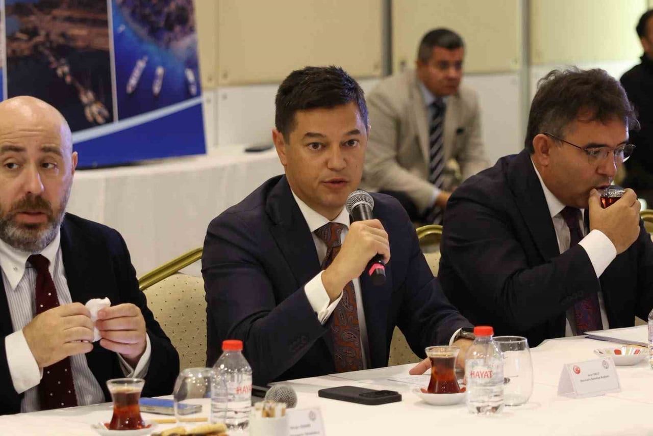 MUĞLA İL TANITIM VE GELİŞTİRME KURULU TOPLANTISI’NDA, MARMARİS’İN 2027 TURİZM SEZONUNU UZATMAK...