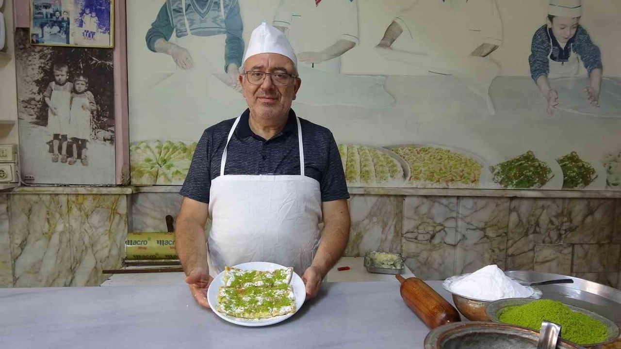 KİLİS’TE 5 YAŞINDA KATMER AÇMAYA BAŞLAYAN 63 YILLIK USTA UĞUR BEKAN, COĞRAFİ İŞARET TESCİLLİ KİLİS...