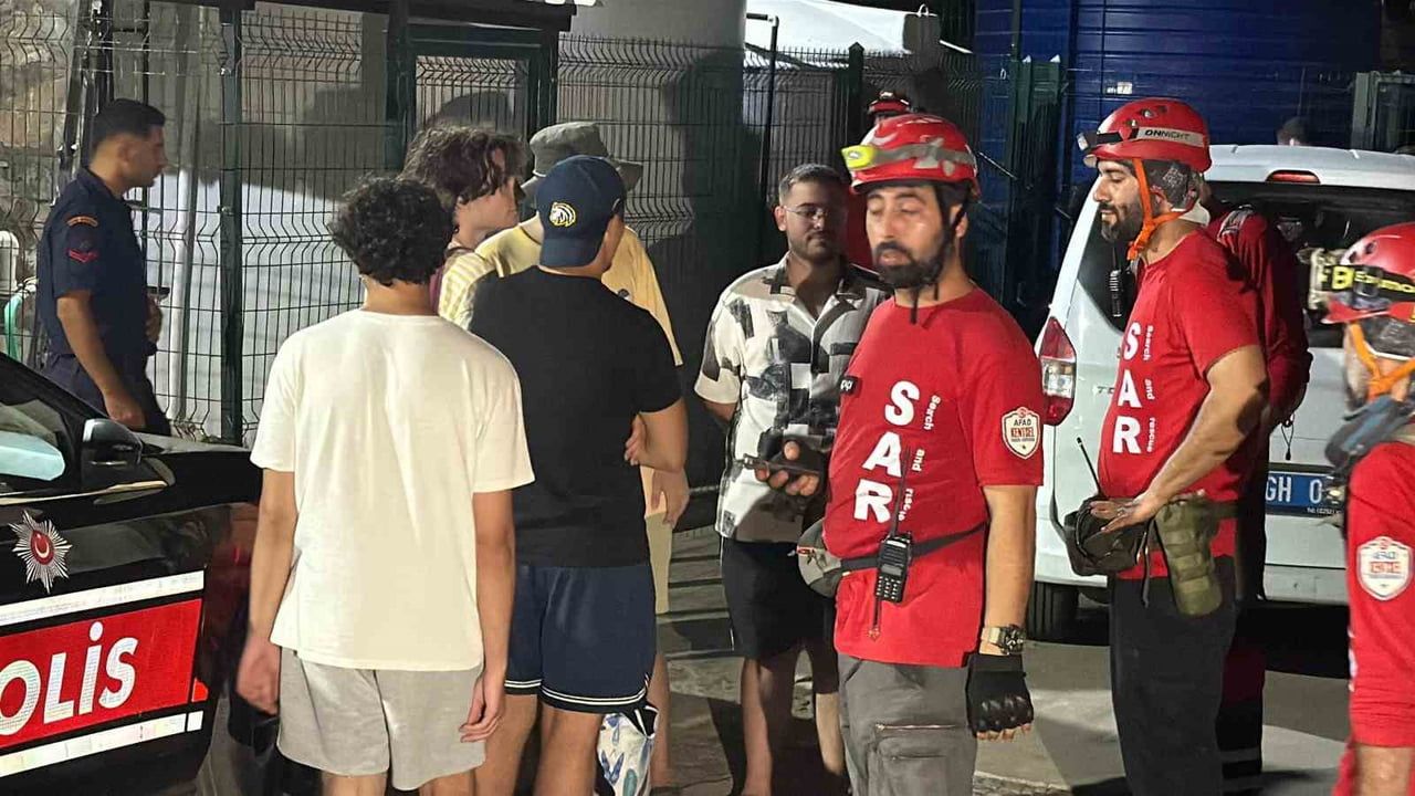 KOYDA KAYBOLAN 5 ARKADAŞ EKİPLERİN ÇALIŞMASIYLA KURTARILD
