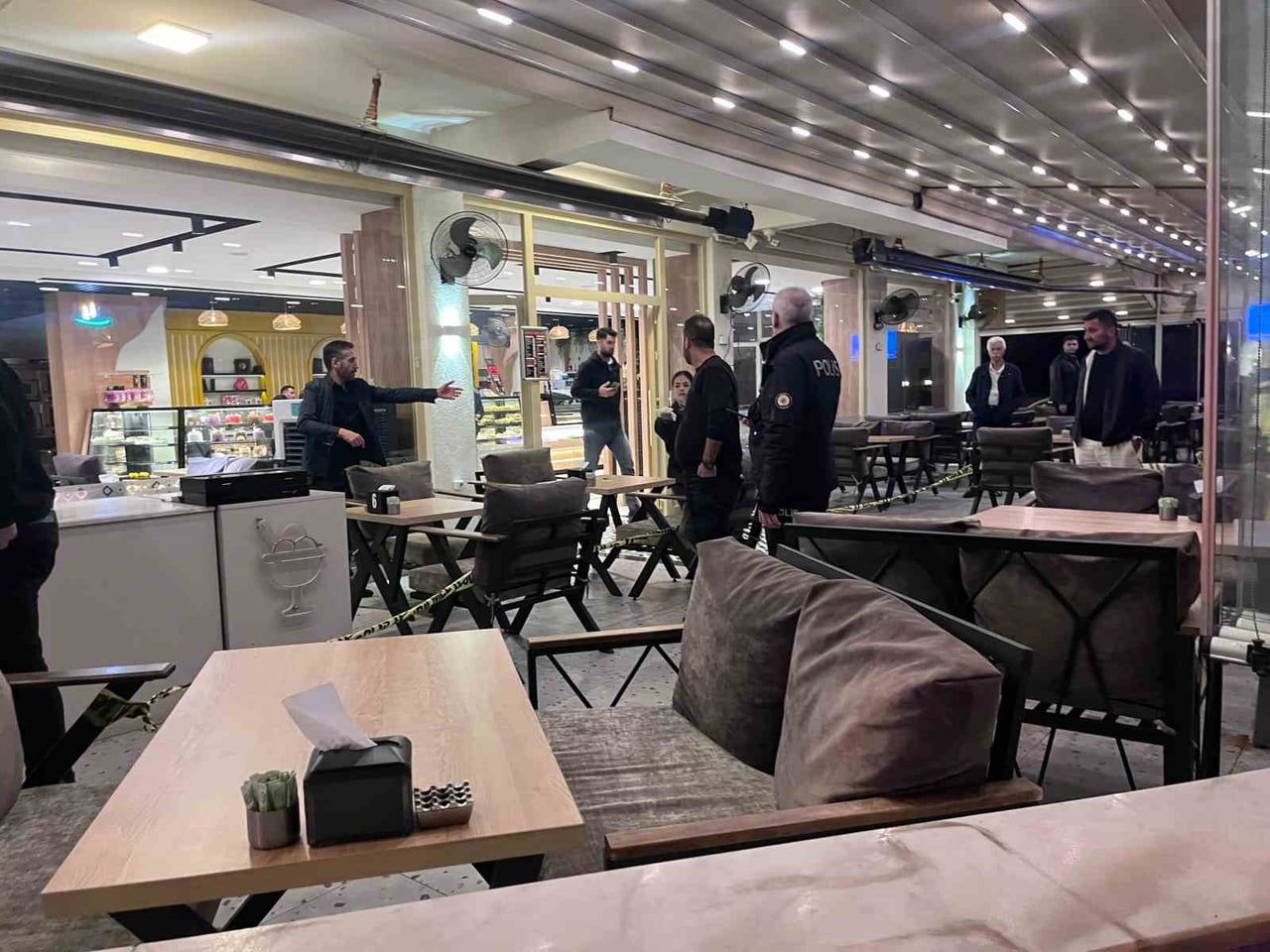 AYDIN'IN EFELER İLÇESİNDE BİR İŞLETMEDE ÇIKAN TARTIŞMA SİLAHLI ÇATIŞMAYA DÖNERKEN, OLAYDA ŞANS...