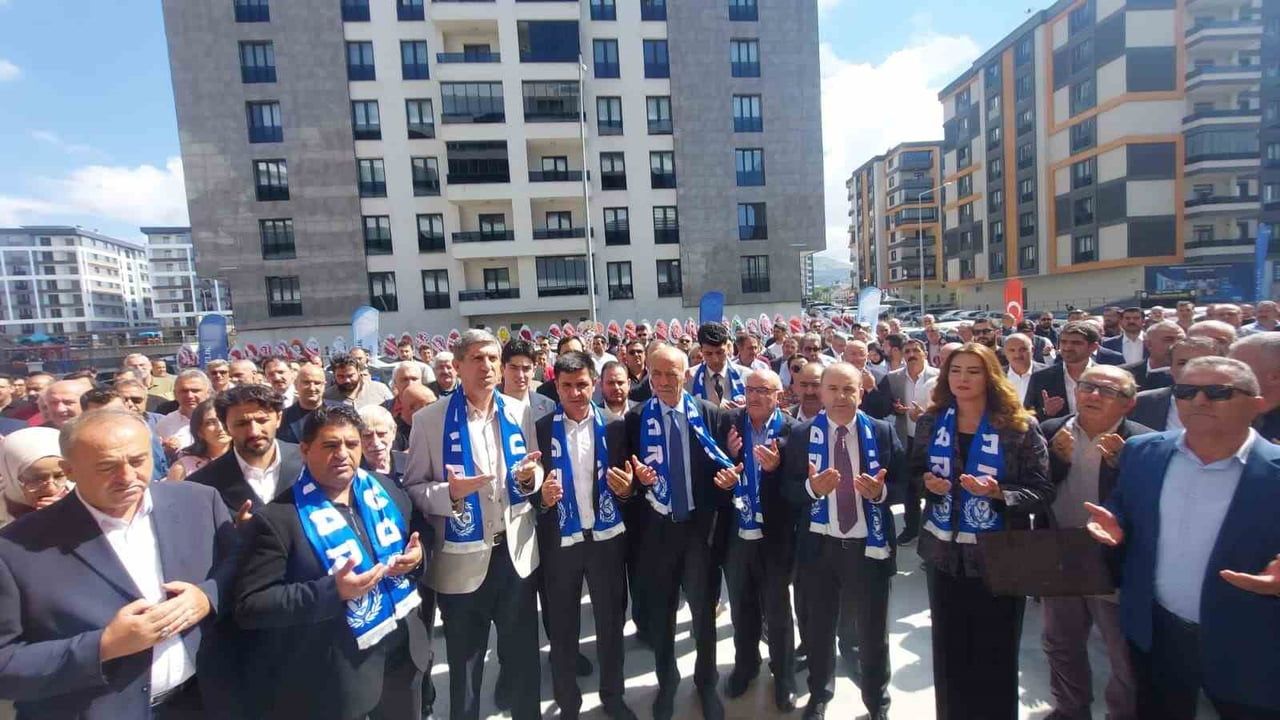 ERZURUM TİCARET VE SANAYİ ODASI BAŞKANLIĞINA ADAY OLAN LÜTFÜ YÜCELİK, " ORTAK AKIL, TEK YÜREK...