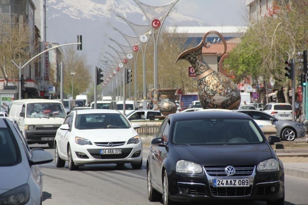 ERZİNCAN’DA TRAFİĞE KAYITLI ARAÇ SAYISI 87 BİN 410 OLDU