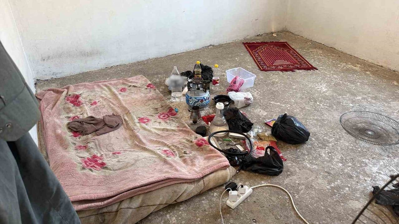 GEREKLİ İZİNLERİ BULUNMAYAN İMALATHANENİN FAALİYETİ DURDURULURKEN, HİJYENİK OLMAYAN ORTAMDA...