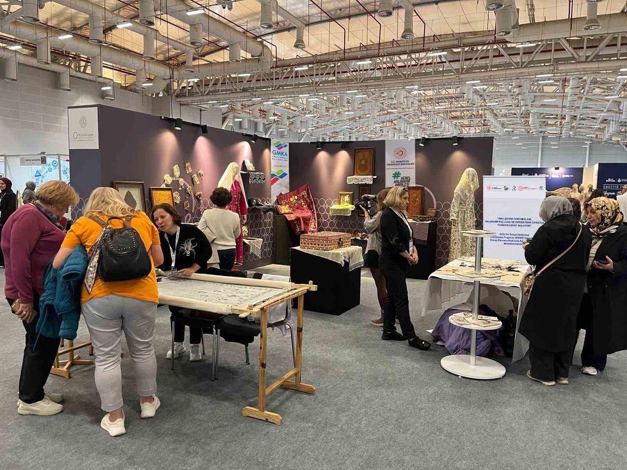 BALIKESİR'İN ASIRLIK EL SANATLARI CRAFTİSTANBUL FUARI'NDA SERGİLENDİ