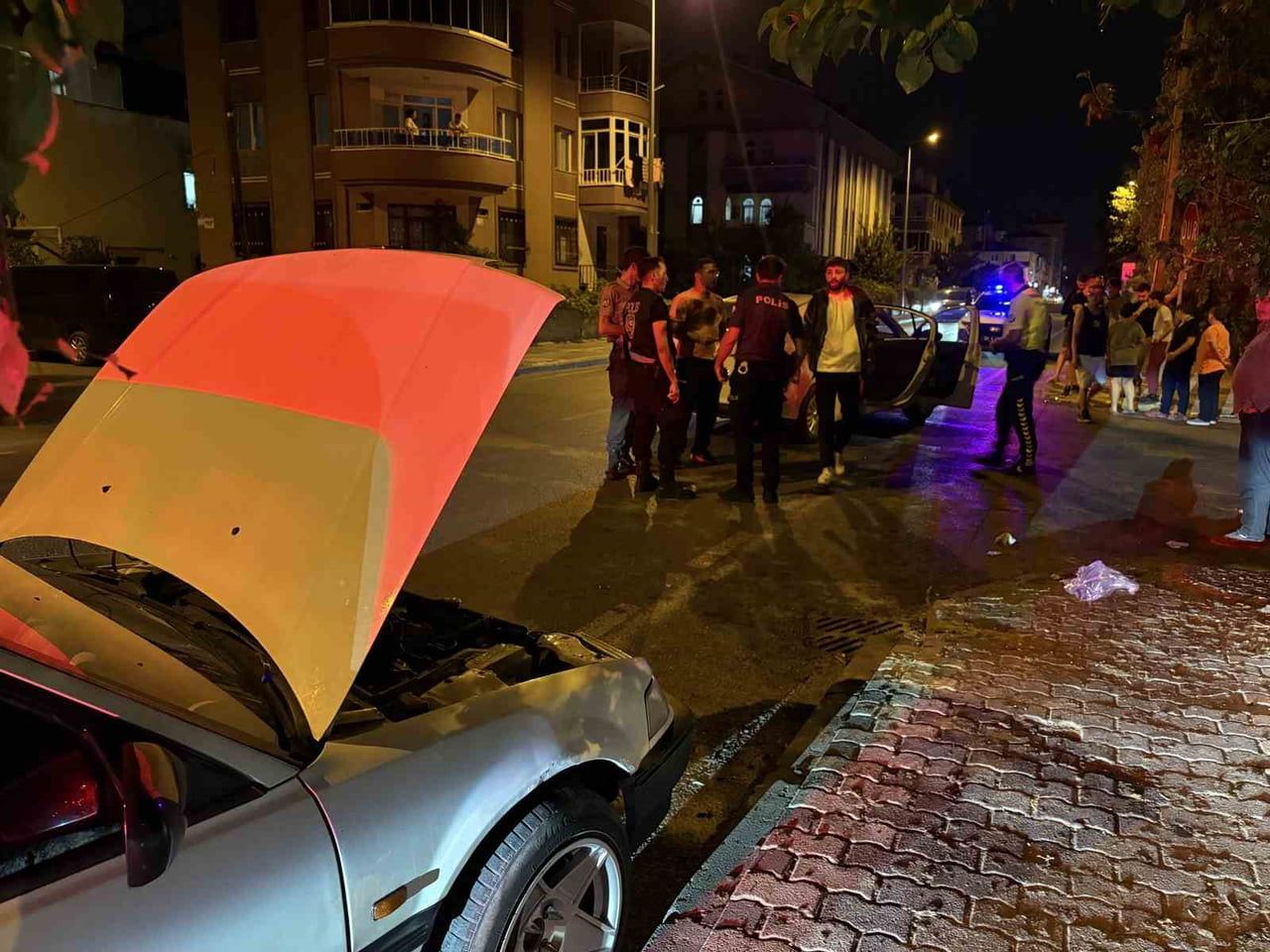 KAYSERİ’NİN KOCASİNAN İLÇESİNDE İKİ OTOMOBİLİN ÇARPIŞTIĞI TRAFİK KAZASINDA, 1’İ ÇOCUK 2 KİŞİ...