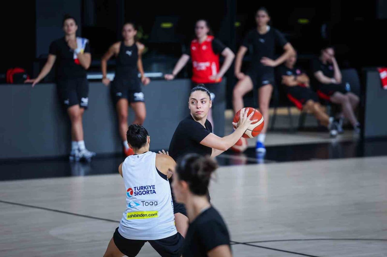 FIBA 2026 KADINLAR BASKETBOL DÜNYA KUPASI’NDA MÜCADELE EDECEK A MİLLİ KADIN BASKETBOL TAKIMI...