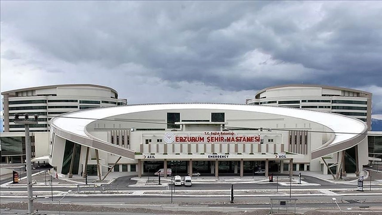 DÜNYA LENFOMA FARKINDALIK HAFTASI KAPSAMINDA ERZURUM ŞEHİR HASTANESİ HEMATOLOJİ KLİNİĞİ’NDEN DR....