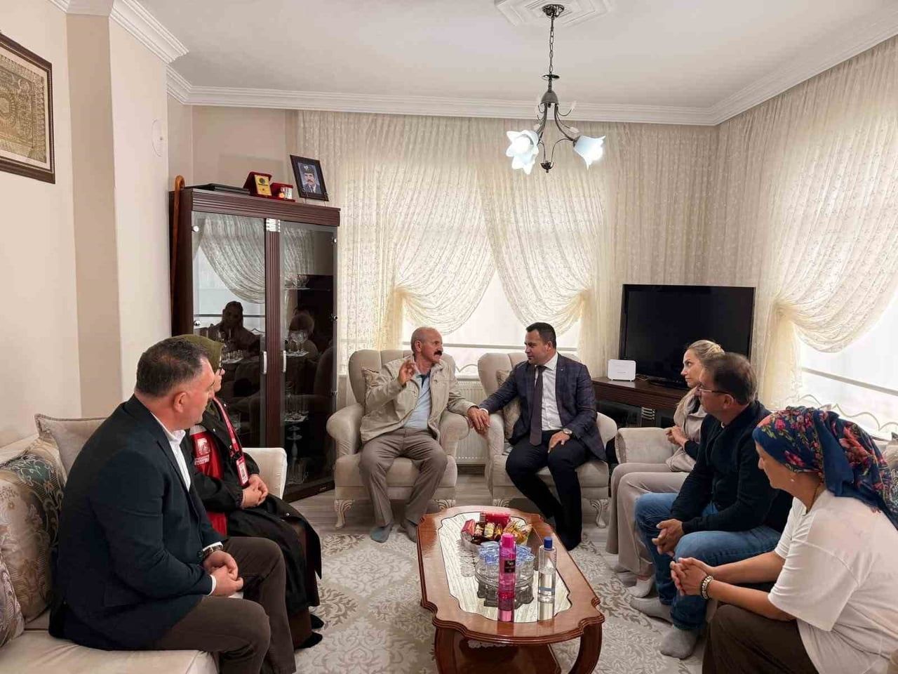 AKÇAKOCA KAYMAKAMI DR. HACI ARSLAN UZAN, SOSYAL HİZMETLER MÜDÜRÜ RECEP SAY İLE BİRLİKTE KIBRIS...