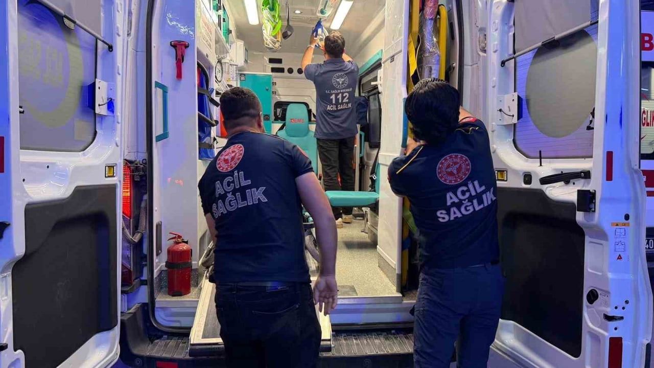 ADIYAMAN’DA, BİSİKLET İLE BERABER 5 METRE YÜKSEKLİKTEKİ İSTİNAT DUVARINDAN DÜŞEREK AĞIR YARALANAN...