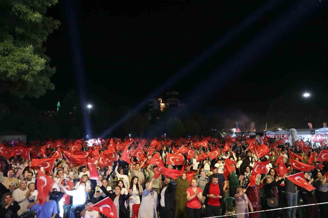 KOCASİNAN BELEDİYE BAŞKANI AHMET ÇOLAKBAYRAKDAR, FUAR38’İN KAPANIŞTA TÜRKİYE’YE SESLENEREK...