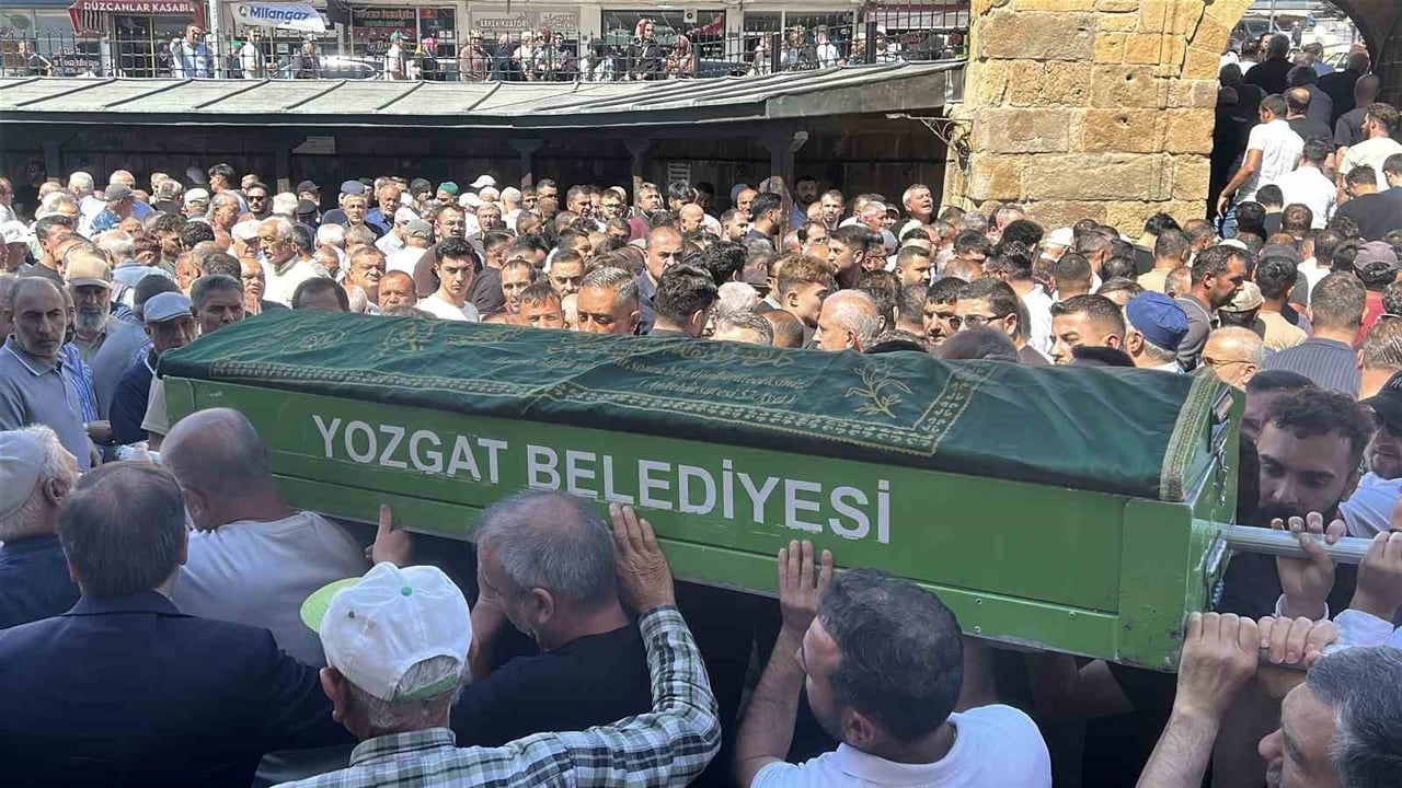 ALİ OSMAN SEYRAN İÇİN ÇAPANOĞLU BÜYÜK CAMİİ’NDE CENAZE TÖRENİ DÜZENLENDİ