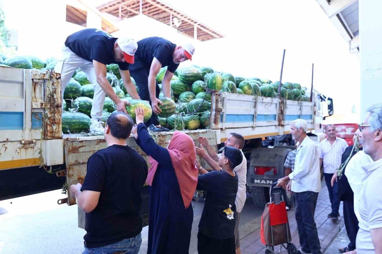 DENİZLİ BÜYÜKŞEHİR BELEDİYESİ, SOSYAL BELEDİYECİLİK ANLAYIŞI DOĞRULTUSUNDA HEM ÜRETİCİYE CAN SUYU...