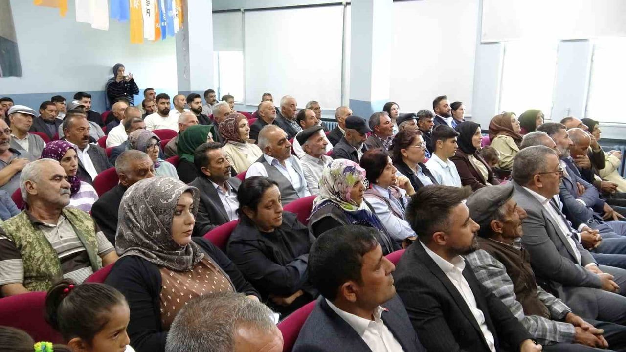 AK PARTİ SUSUZ’DA DANIŞMA MECLİSİ COŞKUSU: İLÇEYE YAPILAN YATIRIMLAR MASAYA...