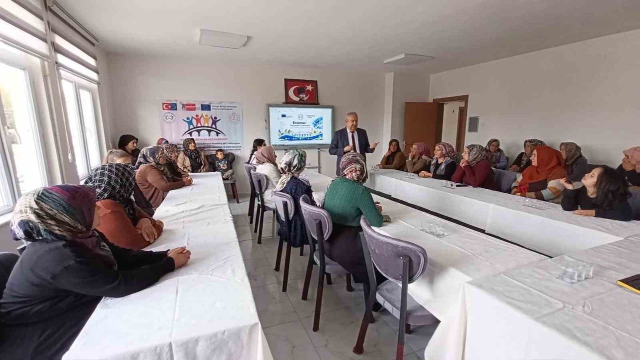 NİĞDE HALK EĞİTİMİ MERKEZİ, ERASMUS+ DENEYİMLERİNİ ÇİFTLİK’TE PAYLAŞTI
