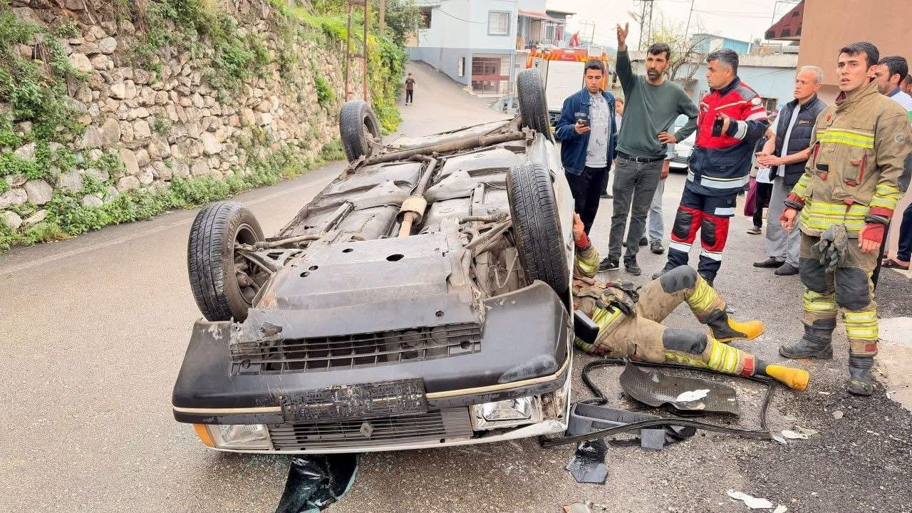 İSKENDERUN’DA TRAFİK KAZASINDA YARALANAN VATANDAŞ HBB EKİPLERİNCE KURTARILARAK SAĞLIK EKİPLERİNE...