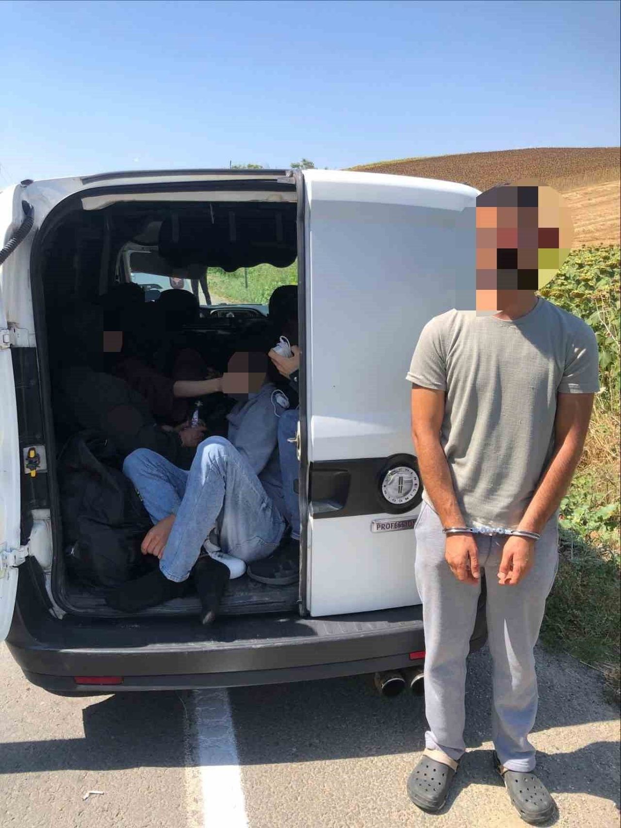 UZUNKÖPRÜ’DE GÖÇMEN KAÇAKÇILIĞI OPERASYONU: 12 DÜZENSİZ GÖÇMEN YAKALANDI