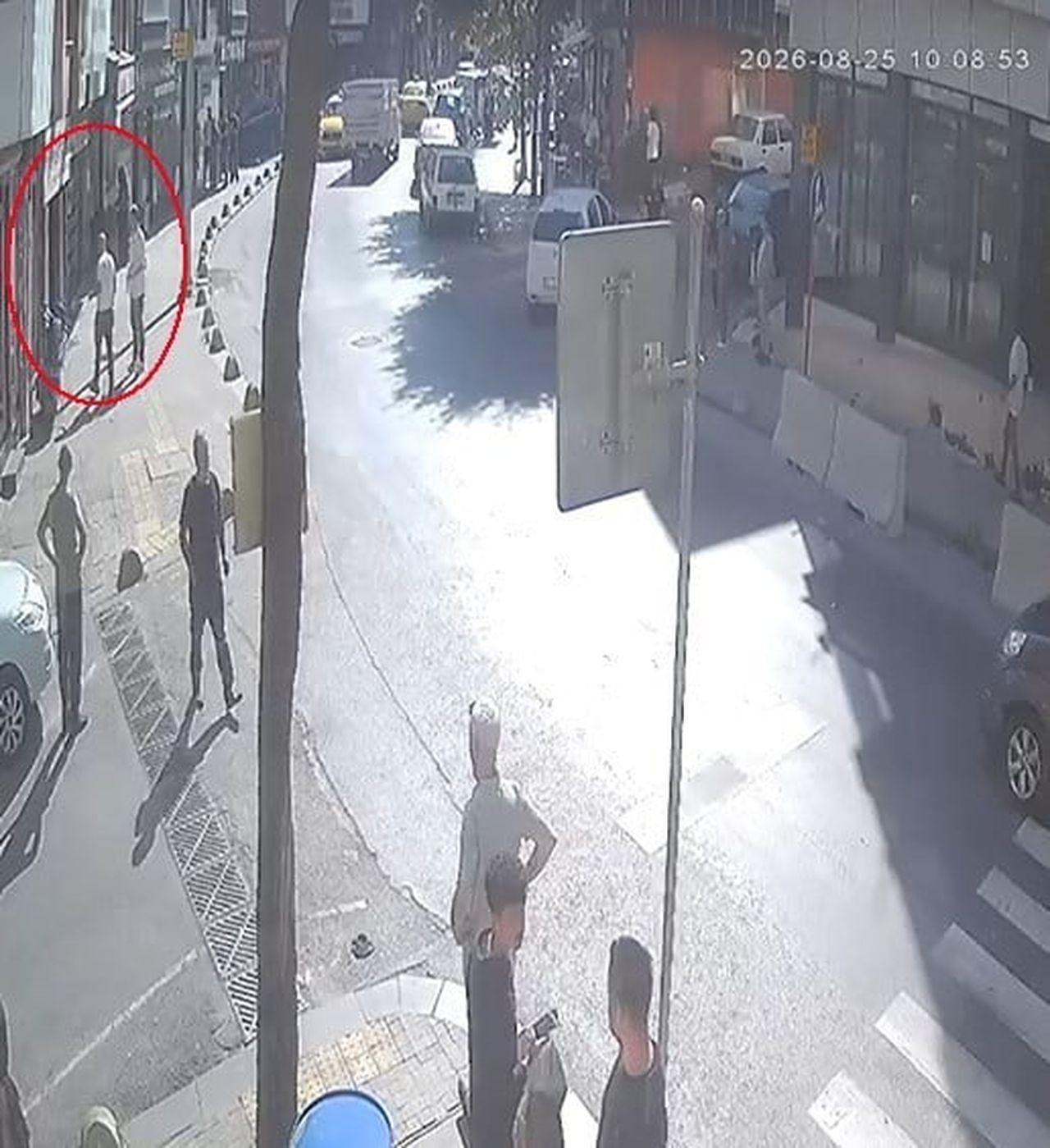 YAŞANAN OLAYIN GÜVENLİK KAMERA GÖRÜNTÜLERİ ORTAYA ÇIKTI. GÖRÜNTÜLERDE ELİNDE SİLAHLA YUFKACI...