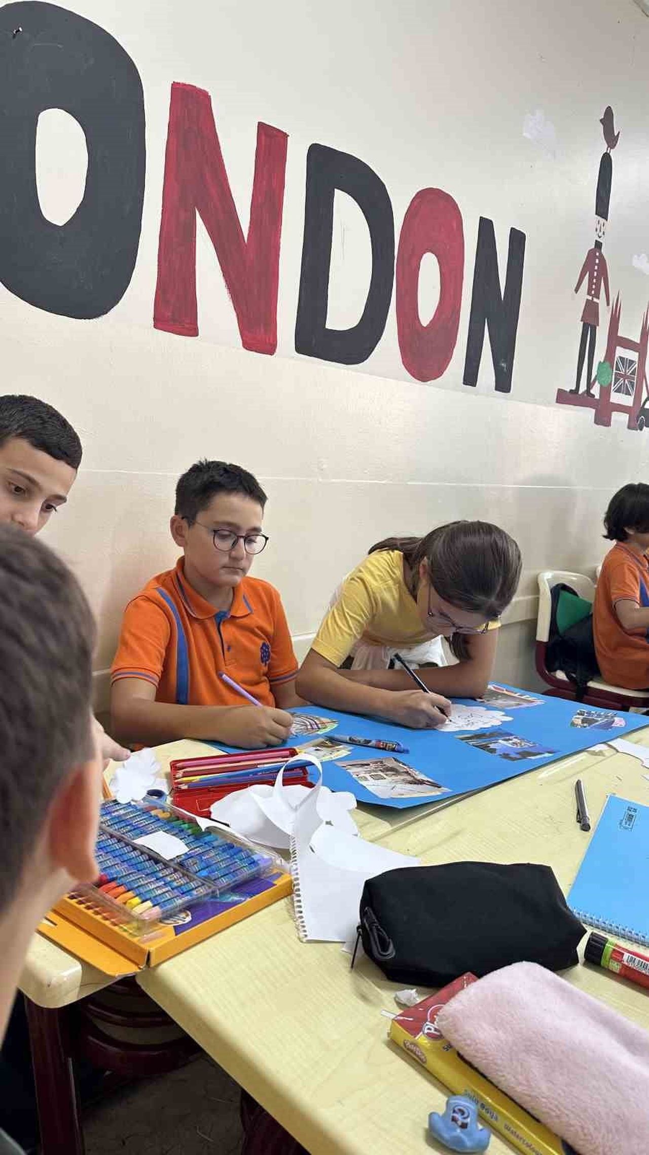 "A SİMPLE DAY AT SCHOOL" ETWİNNİNG PROJESİ KAPSAMINDA ÖĞRENCİLER; OKULLARINI, OKUL YAŞAMLARINI VE...