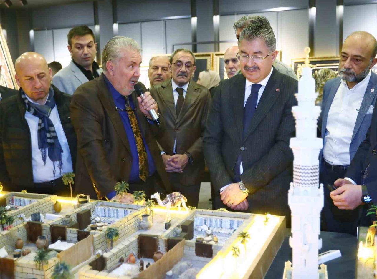 ESKİŞEHİR'DE MUKADDES EMANETLER VE KÂBE ÖRTÜLERİ SERGİSİ’NİN AÇILIŞI, VALİ DR. ERDİNÇ YILMAZ'IN...