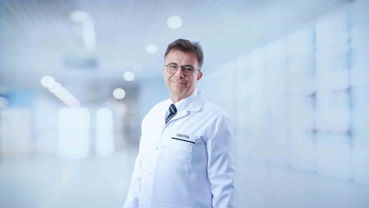 DAVİVA AVCILAR HASTANESİ BEYİN, SİNİR VE OMURİLİK CERRAHİSİ BÖLÜMÜ’NDEN PROF. DR. YAVUZ...